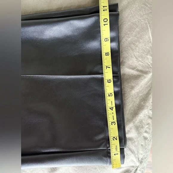 Because of Alice Black Faux Leather Wide-Leg Pants M NWT Viral Y2K Quiet Luxury - Picture 8 of 8
